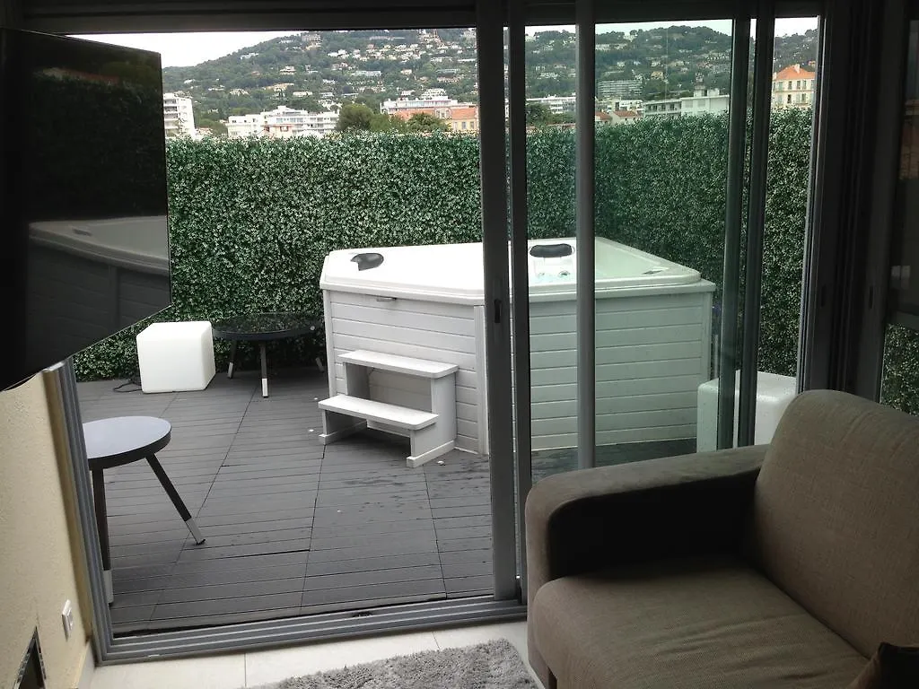 Penthouse With Jacuzzi On The Big Terrace Appartement Cannes Frankrijk