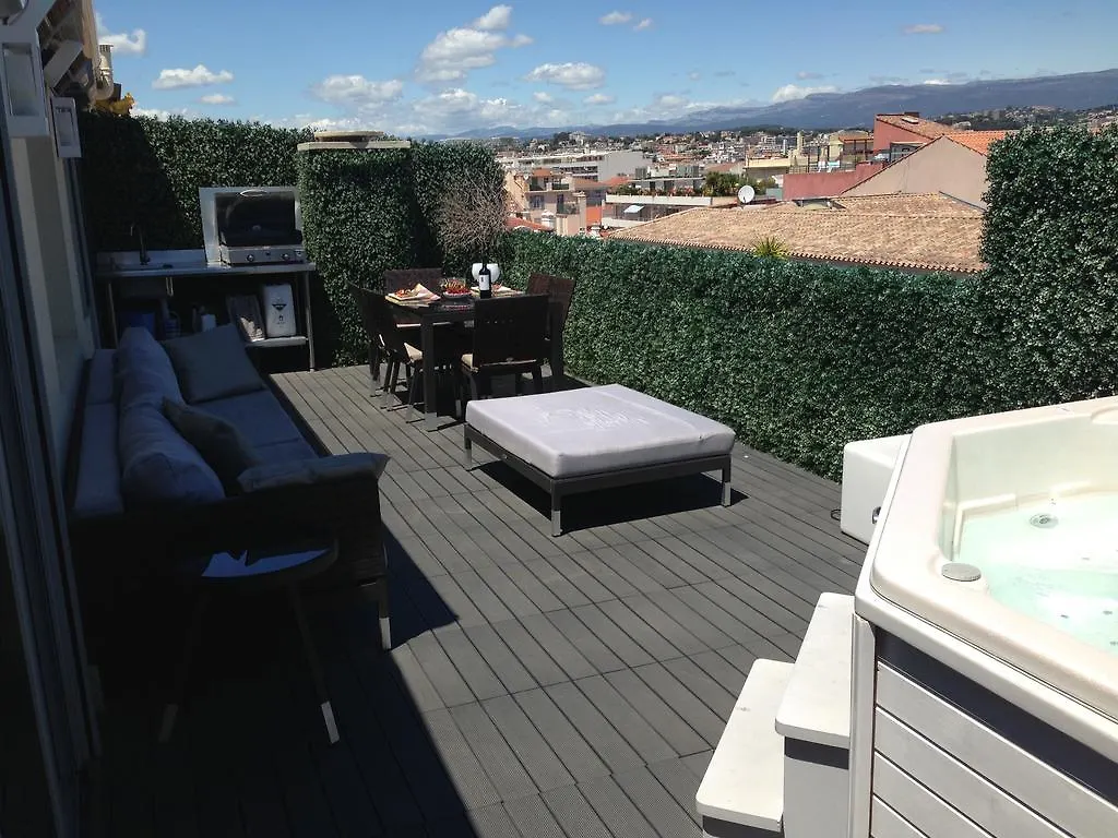 Penthouse With Jacuzzi On The Big Terrace Appartement Cannes